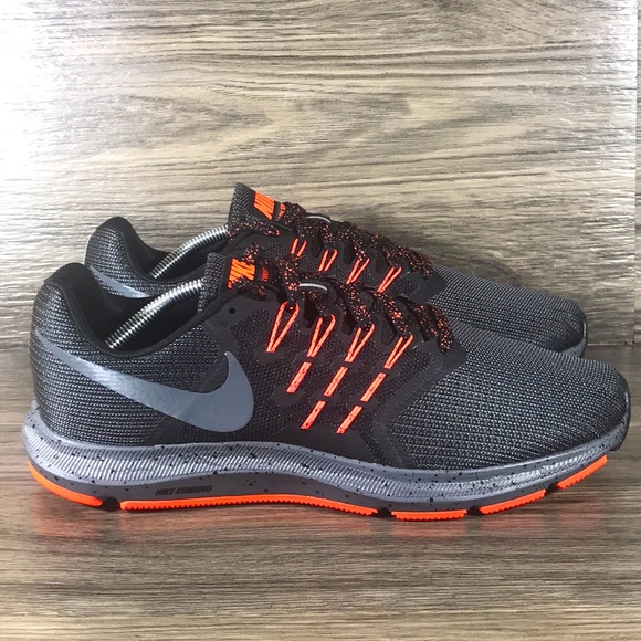 nike run swift wide